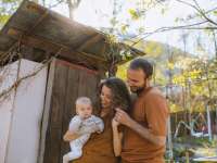 „A szeretet dallama” – új podcastsorozat a férfi, a nő és a család értékéről